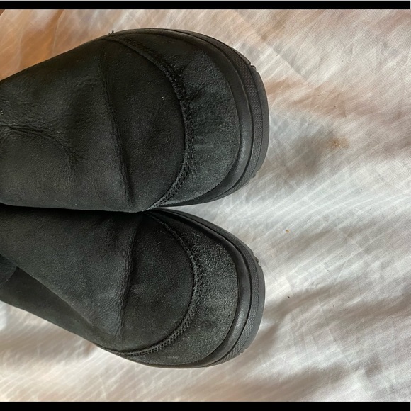 UGG AUSTRALIA WOMEN'S MICHAELA - Picture 8 of 9